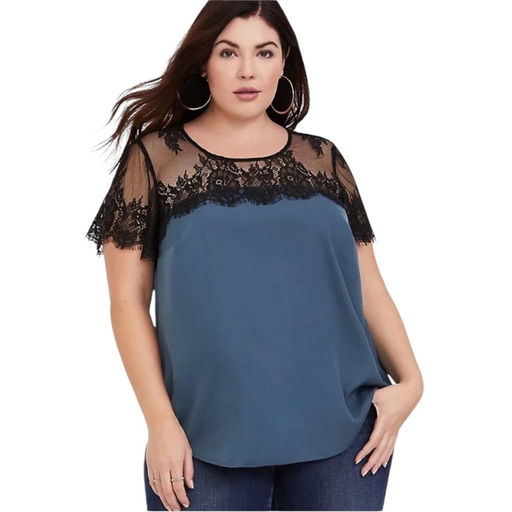 Torrid satin blue top with black lace size 1-1X/14-16 - Picture 6 of 11